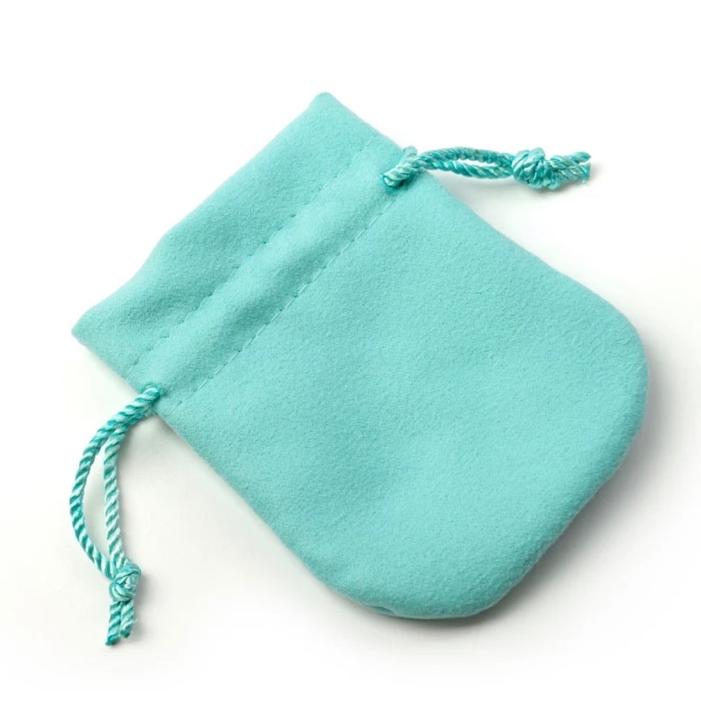 ✨Stunning Triangle Studs✨ - Picture 3 of 4